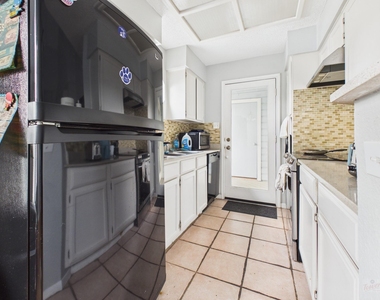 3111 Tom Green St - Photo Thumbnail 4