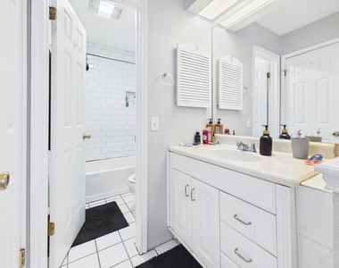 3111 Tom Green St - Photo Thumbnail 9