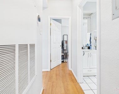 3111 Tom Green St - Photo Thumbnail 12