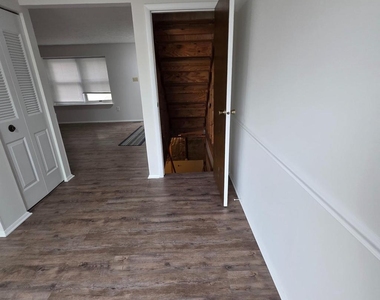 1758 Springfield Lane - Photo Thumbnail 10