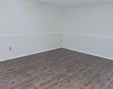 1758 Springfield Lane - Photo Thumbnail 4