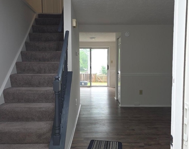 1758 Springfield Lane - Photo Thumbnail 2