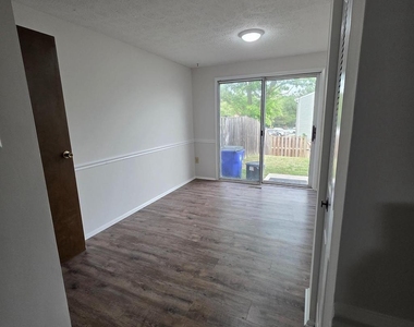 1758 Springfield Lane - Photo Thumbnail 5