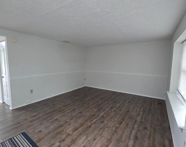 1758 Springfield Lane - Photo Thumbnail 3