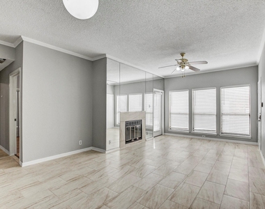 807 W 25th St - Photo Thumbnail 2