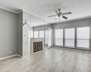 807 W 25th St - Photo Thumbnail 4