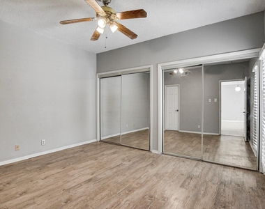 807 W 25th St - Photo Thumbnail 16