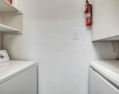 807 W 25th St - Photo Thumbnail 10