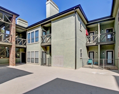 807 W 25th St - Photo Thumbnail 20