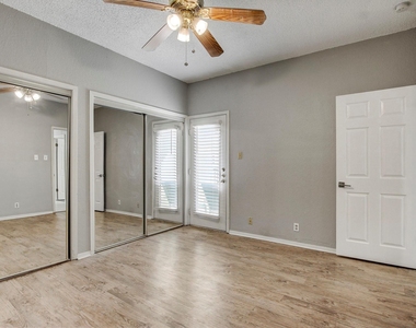 807 W 25th St - Photo Thumbnail 17