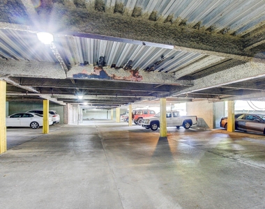 807 W 25th St - Photo Thumbnail 24
