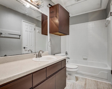 807 W 25th St - Photo Thumbnail 15