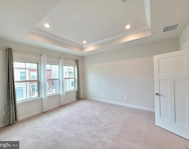 8663 Shady Pines Drive - Photo Thumbnail 8