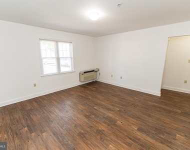 802 Travers Street - Photo Thumbnail 11