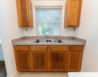 802 Travers Street - Photo Thumbnail 17