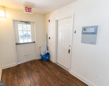 802 Travers Street - Photo Thumbnail 6