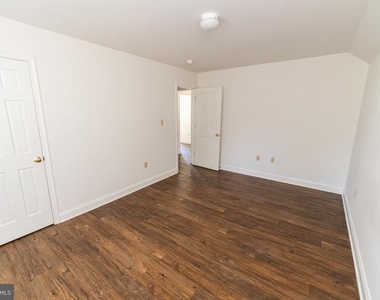 804 Travers Street - Photo Thumbnail 17