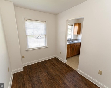 804 Travers Street - Photo Thumbnail 7