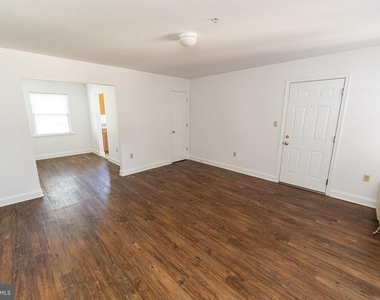 804 Travers Street - Photo Thumbnail 3