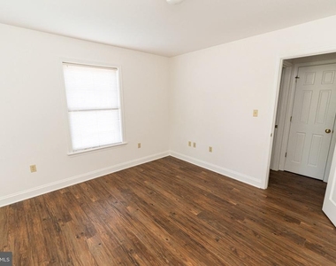 804 Travers Street - Photo Thumbnail 24