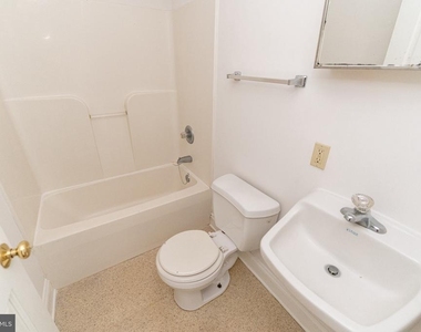804 Travers Street - Photo Thumbnail 19
