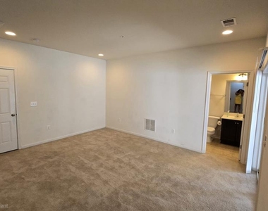 12298 Sandstone Street - Photo Thumbnail 15