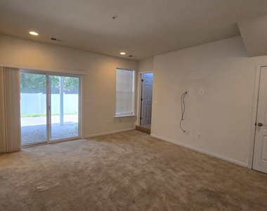 12298 Sandstone Street - Photo Thumbnail 16