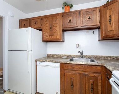 327 Saint Marys Avenue - Photo Thumbnail 3