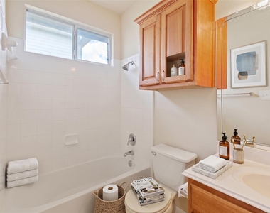 2405 Speidel Dr - Photo Thumbnail 14