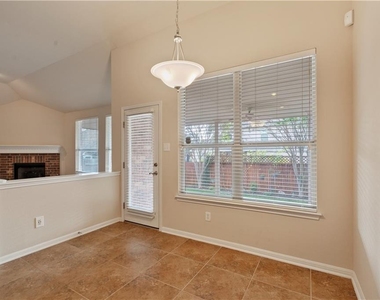 2405 Speidel Dr - Photo Thumbnail 22