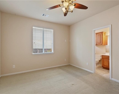 2405 Speidel Dr - Photo Thumbnail 27