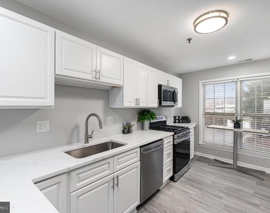 21-b Owens Landing Court - Photo Thumbnail 6
