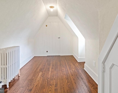 7704 Crossland Road - Photo Thumbnail 45