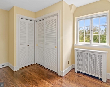 7704 Crossland Road - Photo Thumbnail 31