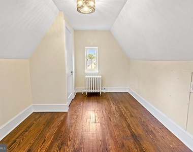 7704 Crossland Road - Photo Thumbnail 46