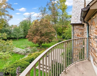 7704 Crossland Road - Photo Thumbnail 28