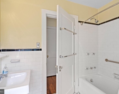 7704 Crossland Road - Photo Thumbnail 33