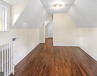 7704 Crossland Road - Photo Thumbnail 47