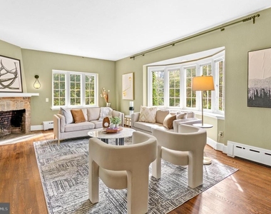 7704 Crossland Road - Photo Thumbnail 7