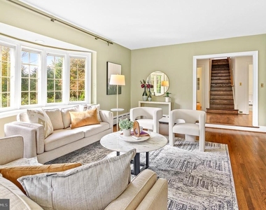 7704 Crossland Road - Photo Thumbnail 5