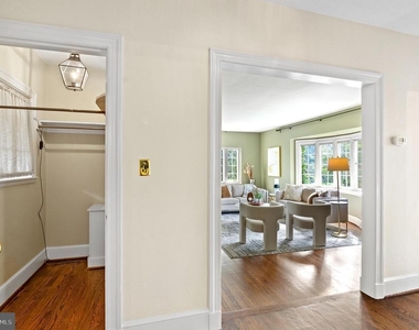 7704 Crossland Road - Photo Thumbnail 21