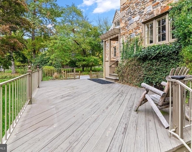 7704 Crossland Road - Photo Thumbnail 50