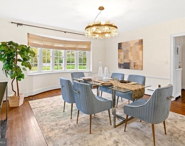 7704 Crossland Road - Photo Thumbnail 14
