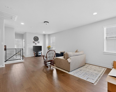 1312 Westborough Ln - Photo Thumbnail 13