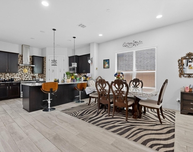 1312 Westborough Ln - Photo Thumbnail 6