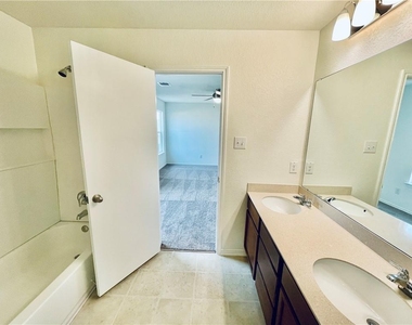 13501 Martha Washington Pl - Photo Thumbnail 11