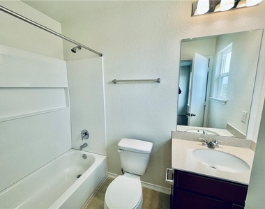 13501 Martha Washington Pl - Photo Thumbnail 6