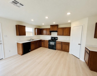 13501 Martha Washington Pl - Photo Thumbnail 17