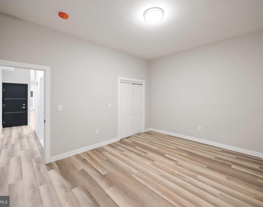 2037 Mcculloh Street - Photo Thumbnail 3