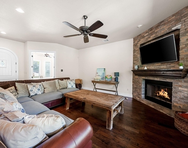 3304 Blue Jay Ln - Photo Thumbnail 13
